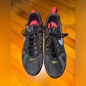 Like new womens nike air sneakers pink and black. Worn once
